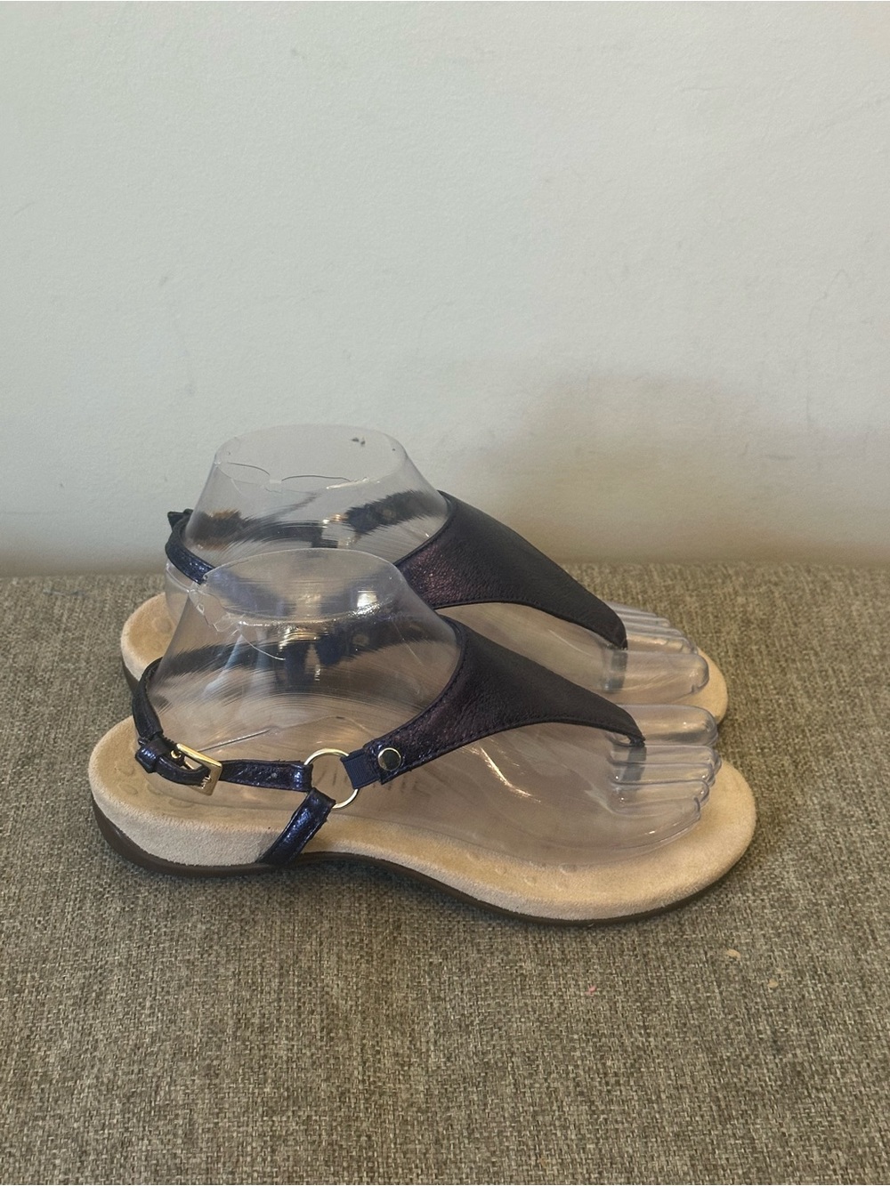 Vionic metallic Navy Thong Sandals with Buckle